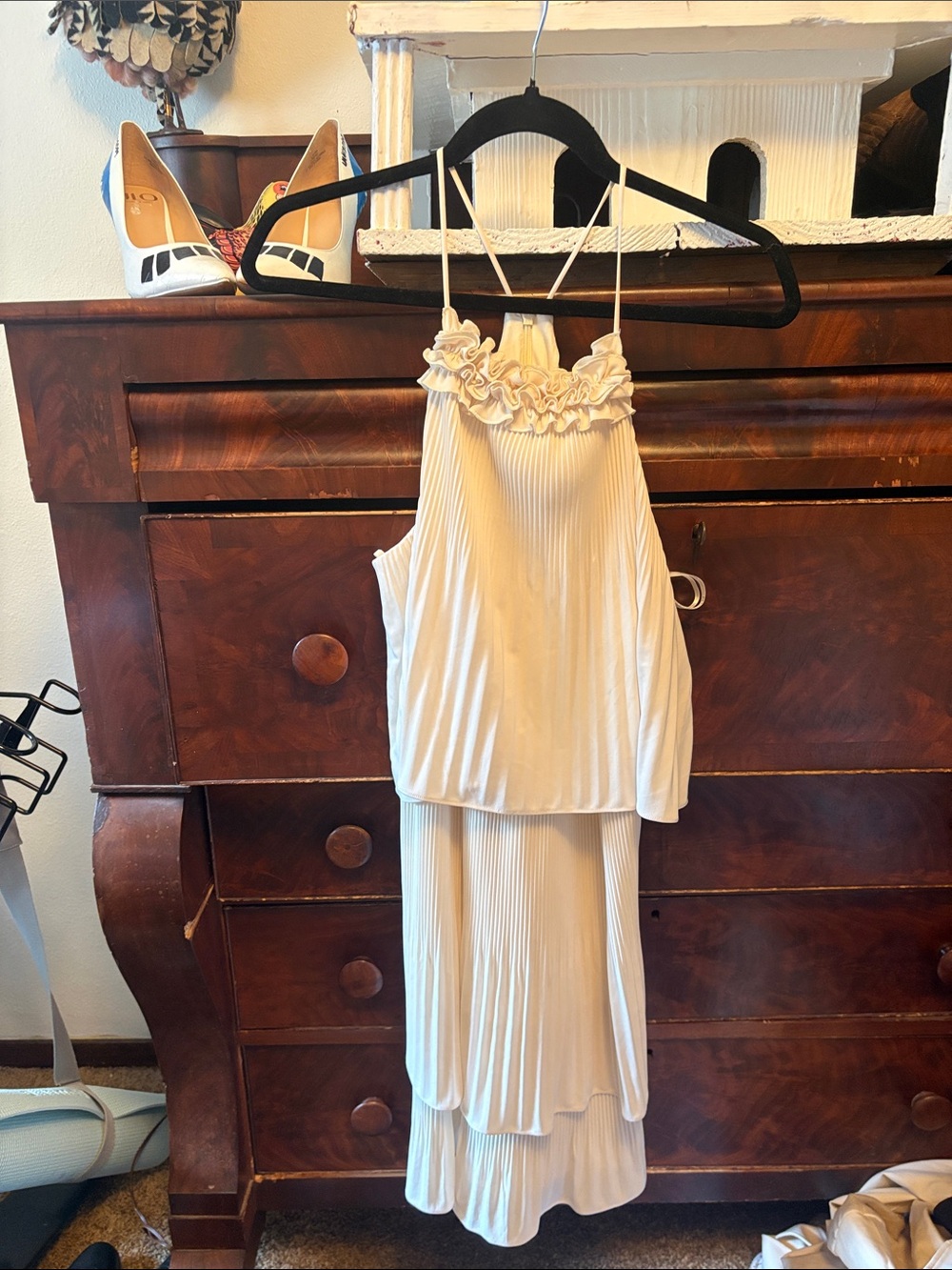 Halston Heritage L Cream Ruffle